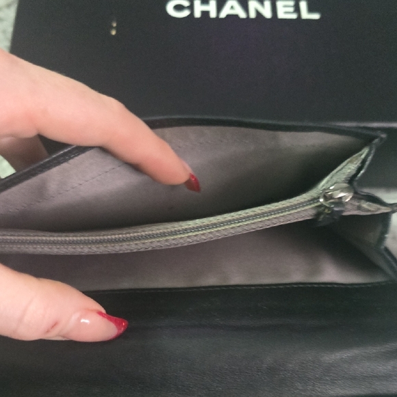 Chanel Black Soft Leather Camilla Flower Long Wallet (FULL INCLUSION)(EUC)✨️🖤✨️ - Picture 7 of 12